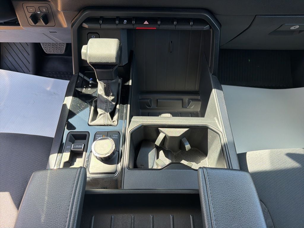 2024 Toyota TUNDRA 4X4 SR5