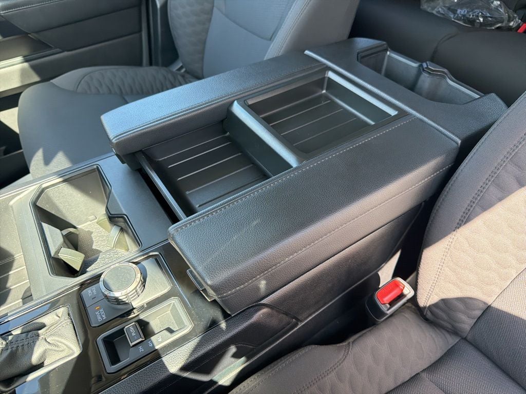 2024 Toyota TUNDRA 4X4 SR5