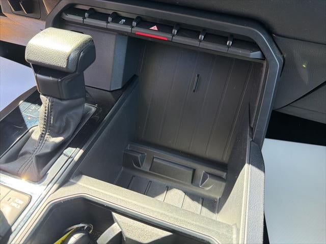 2024 Toyota TUNDRA 4X4 SR5