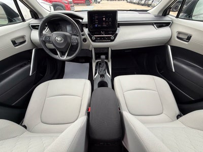2024 Toyota Corolla Cross LE