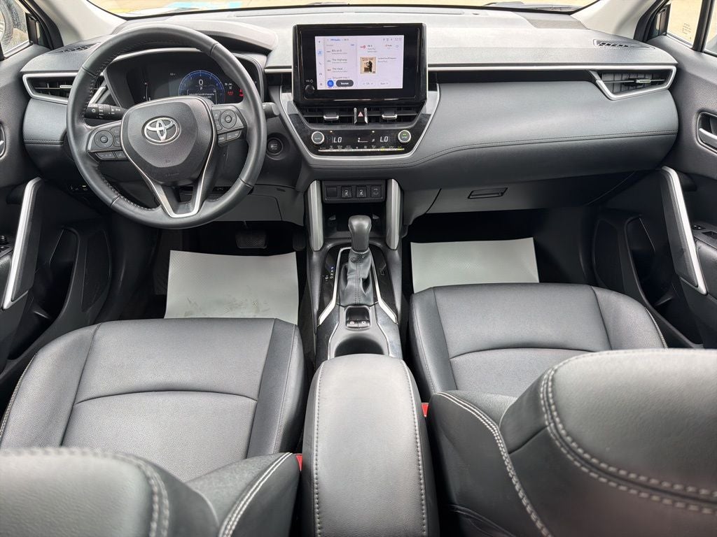 2025 Toyota Corolla Cross XLE