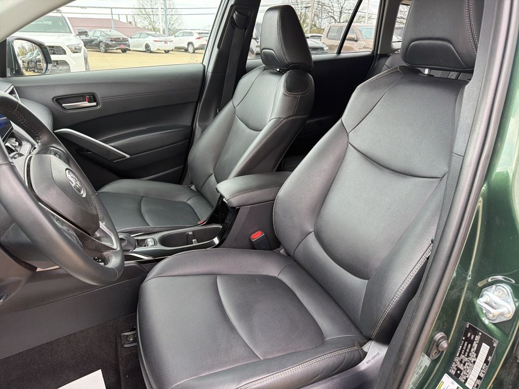 2025 Toyota Corolla Cross XLE