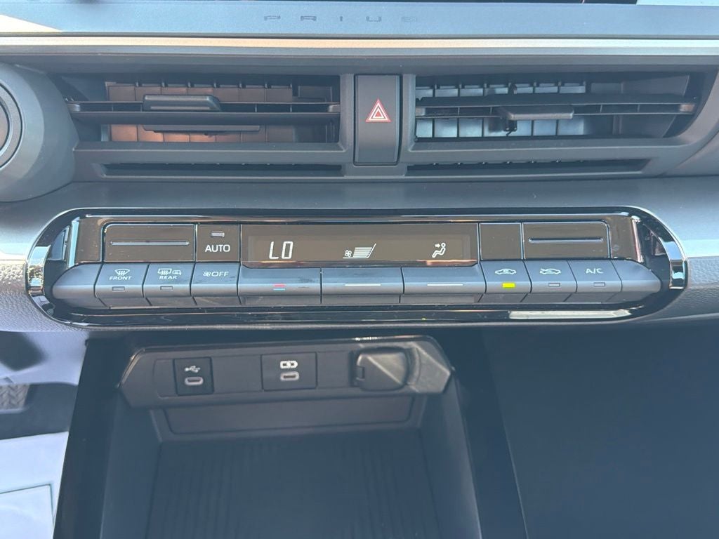 2025 Toyota Prius LE
