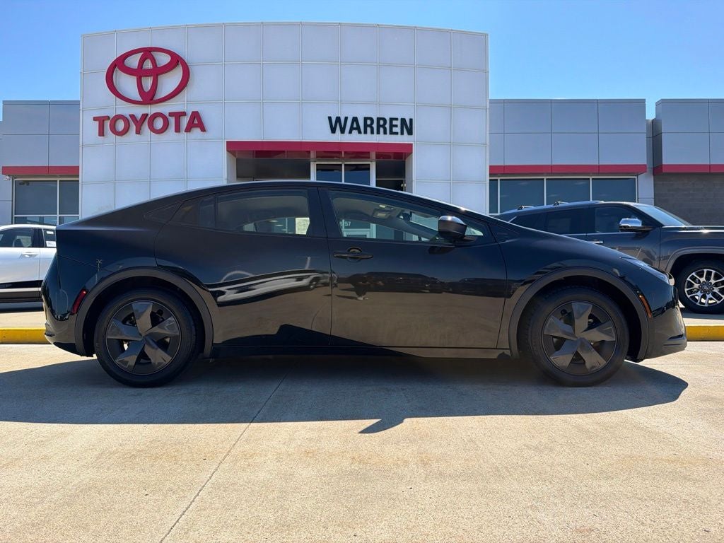2025 Toyota Prius LE