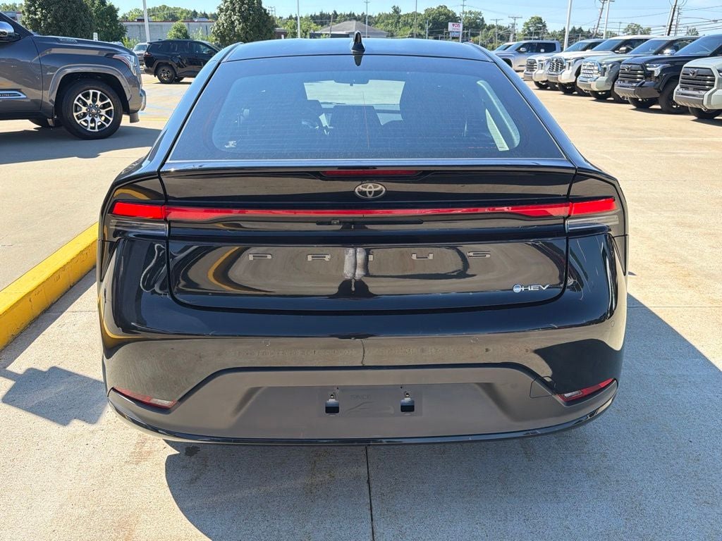 2025 Toyota Prius LE