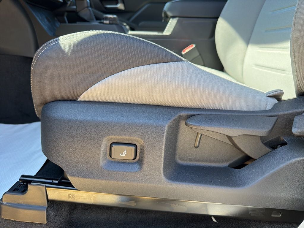 2025 Toyota Tacoma TRD Off Road - Photo 10