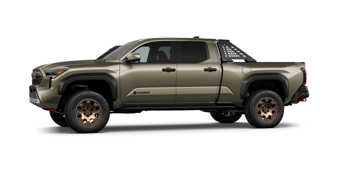 2025 Toyota Tacoma i-FORCE MAX Tacoma Trailhunter