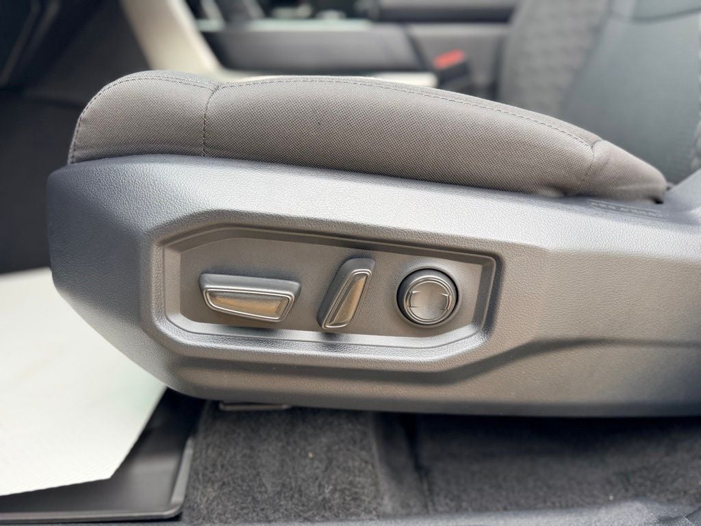 2026 Toyota Tundra SR5 - Photo 12